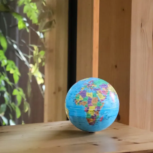 Globe rotatif lumineux de 14 cm, vue d'ensemble