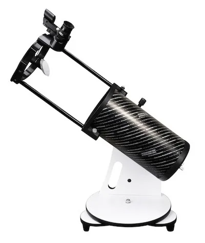 Télescope Sky-Watcher Heritage P130 à tube ajouré sur sa base de table blanche